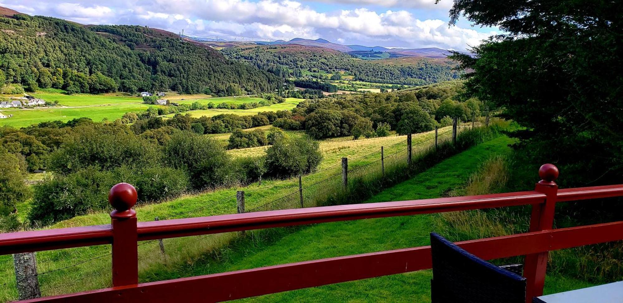 Highland Glen Lodges Rogart Ngoại thất bức ảnh