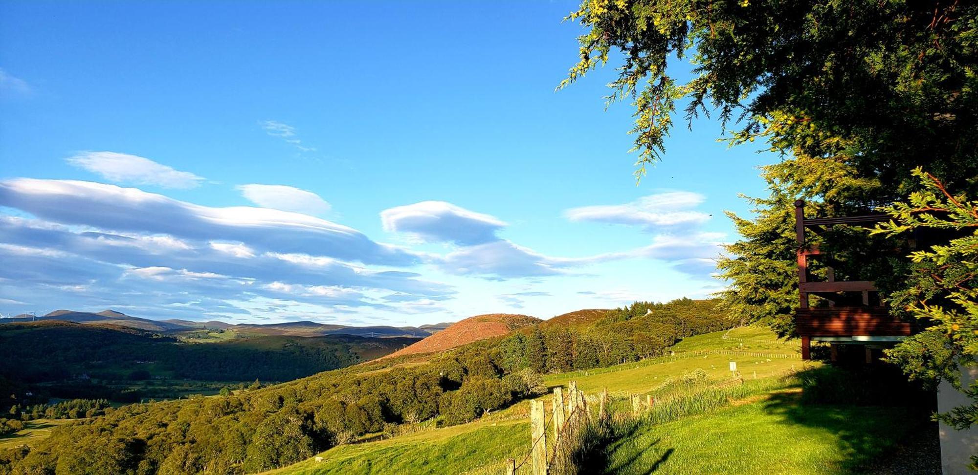 Highland Glen Lodges Rogart Ngoại thất bức ảnh